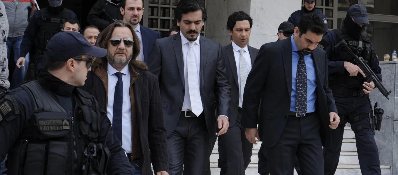 Η Τουρκία επαναφέρει το ζήτημα της έκδοσης των 8 αξιωματικών που πήραν άσυλο και αξιώνει να τους επιστρέψουμε